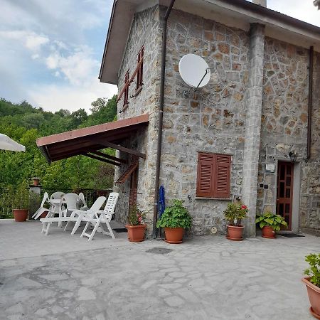 הוילה וארזה ליגורה Agriturismo Merlotta מראה חיצוני תמונה