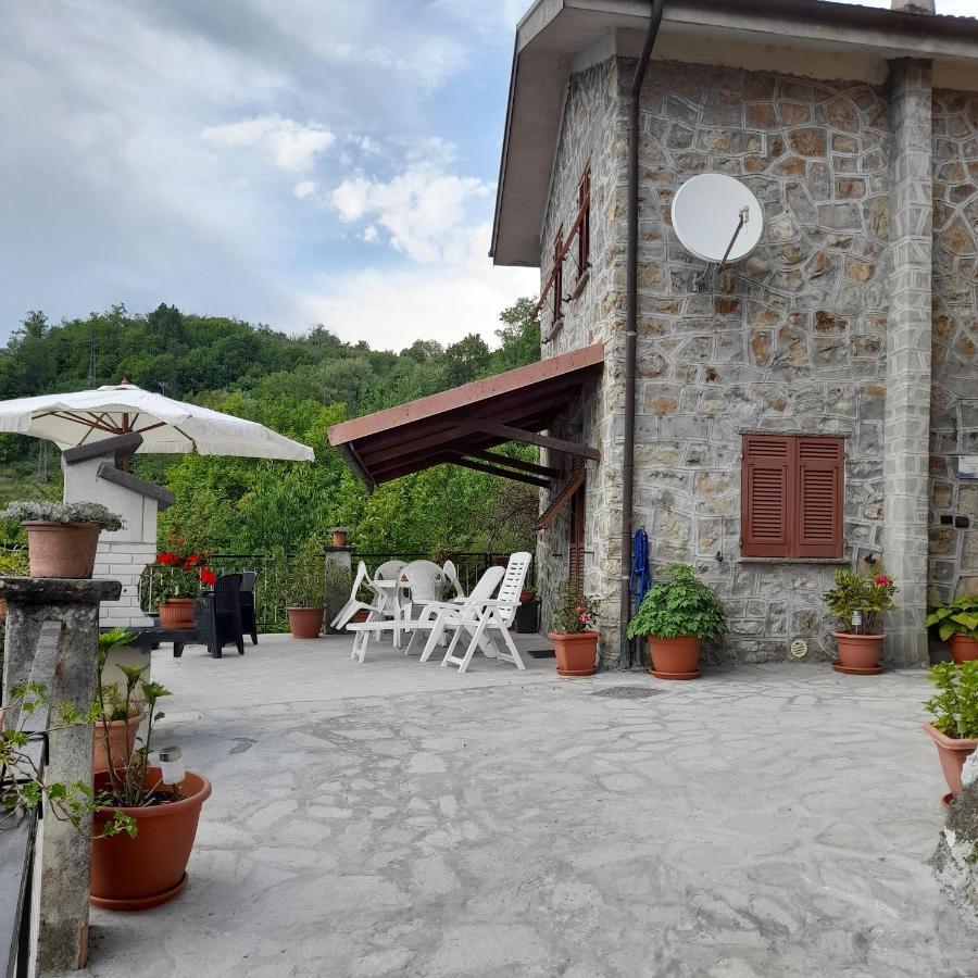 הוילה וארזה ליגורה Agriturismo Merlotta מראה חיצוני תמונה
