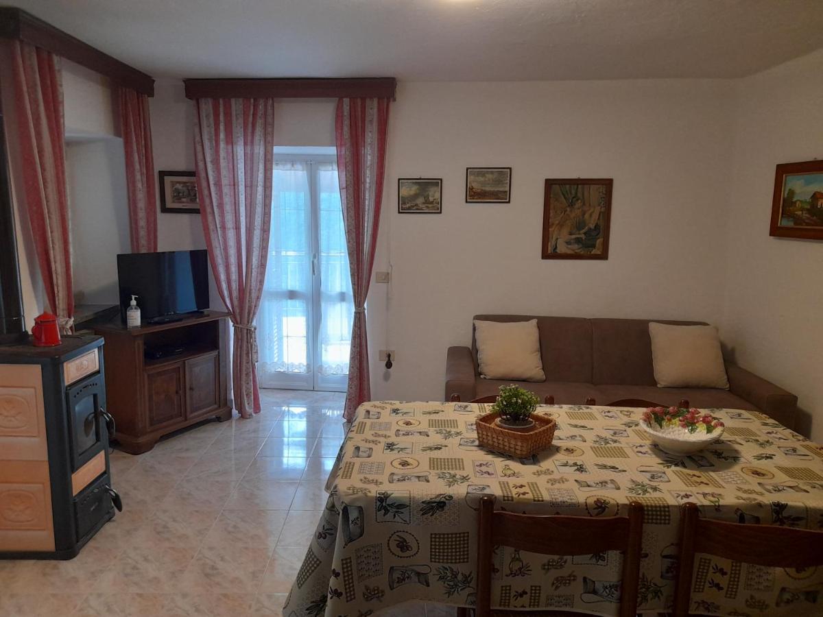 הוילה וארזה ליגורה Agriturismo Merlotta מראה חיצוני תמונה